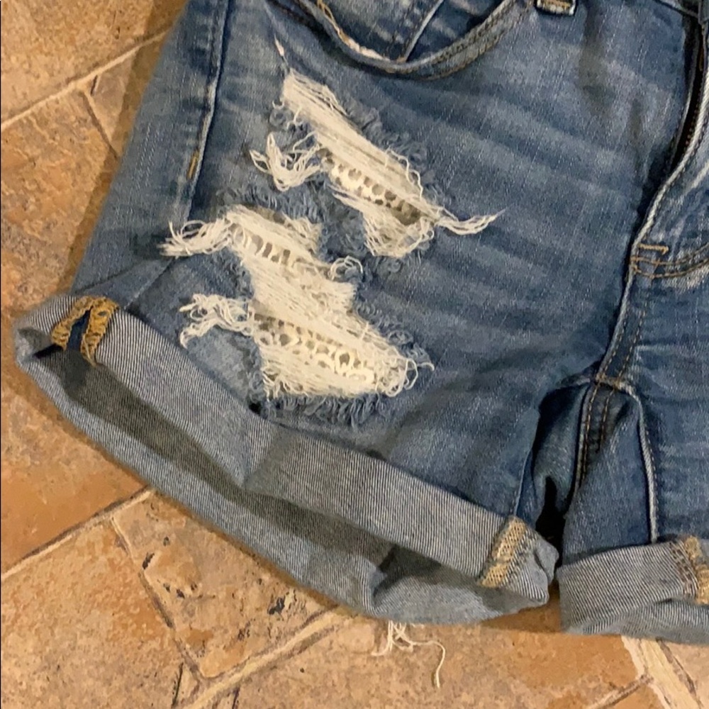American Eagle distressed midi jean shorts size 2 - Picture 2 of 8